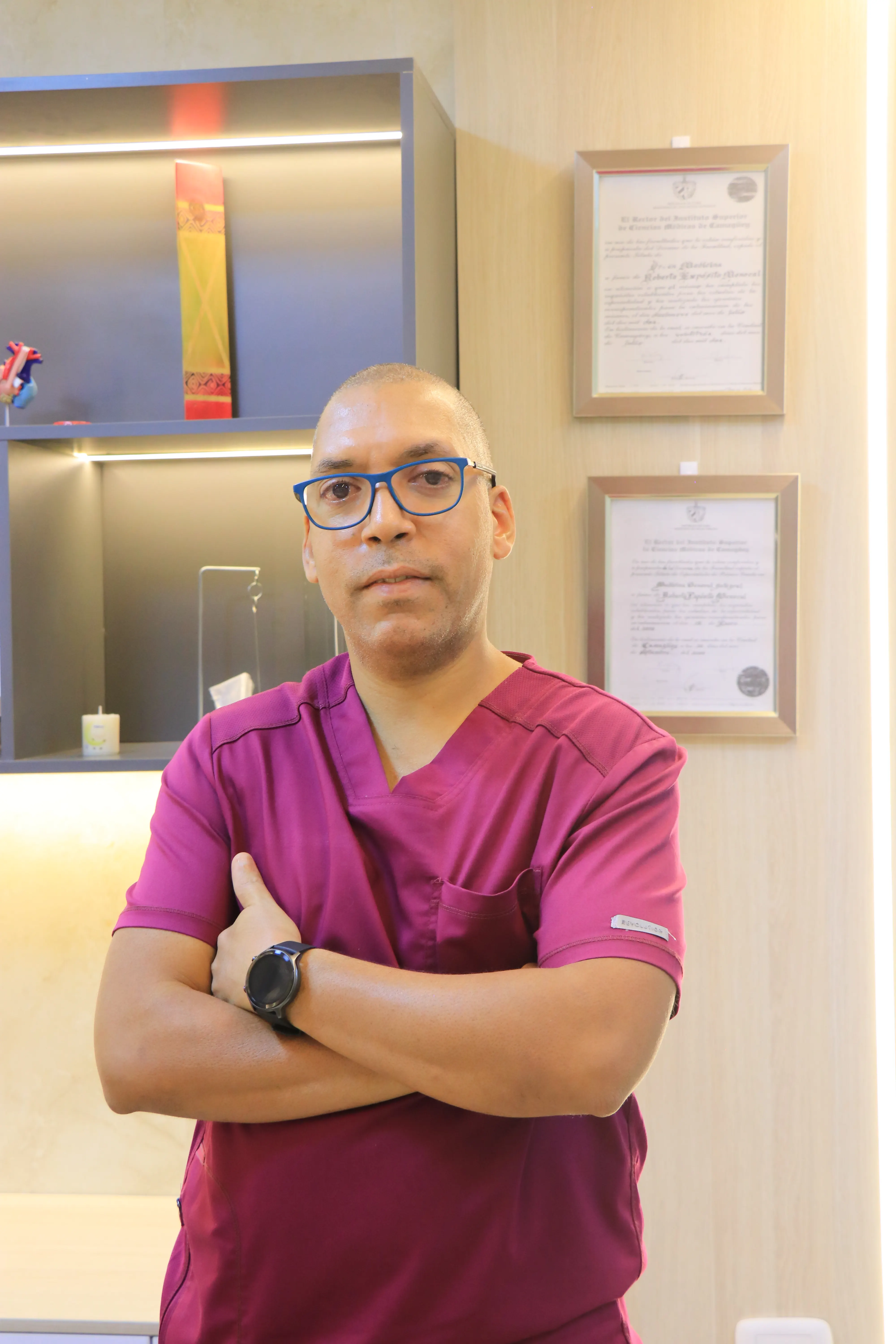 Foto del Dr. Roberto Expósito Menocal